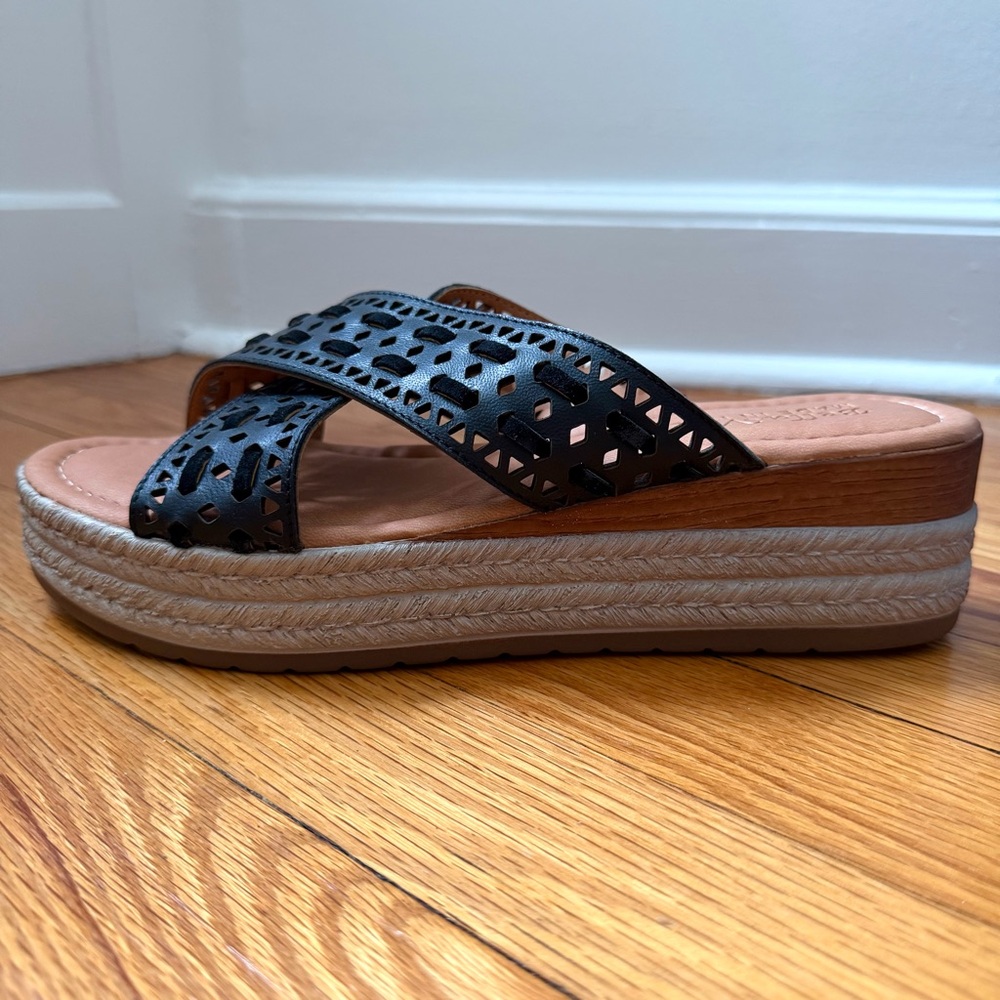 Bella Vita Exa-Italy Platform Wedge Black Leather Crisscross Sandal 8.5 - Picture 3 of 14